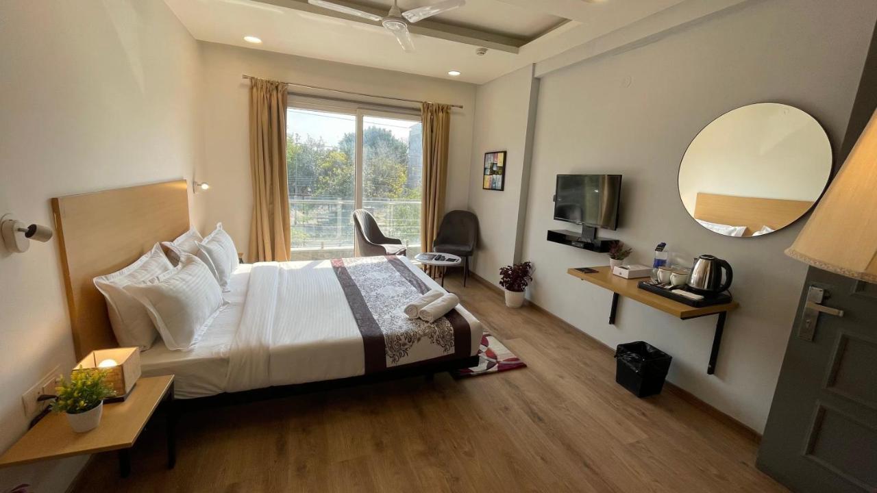 Saltstayz Express - Medicity Near Medanta Hospital Gurgaon Exterior photo