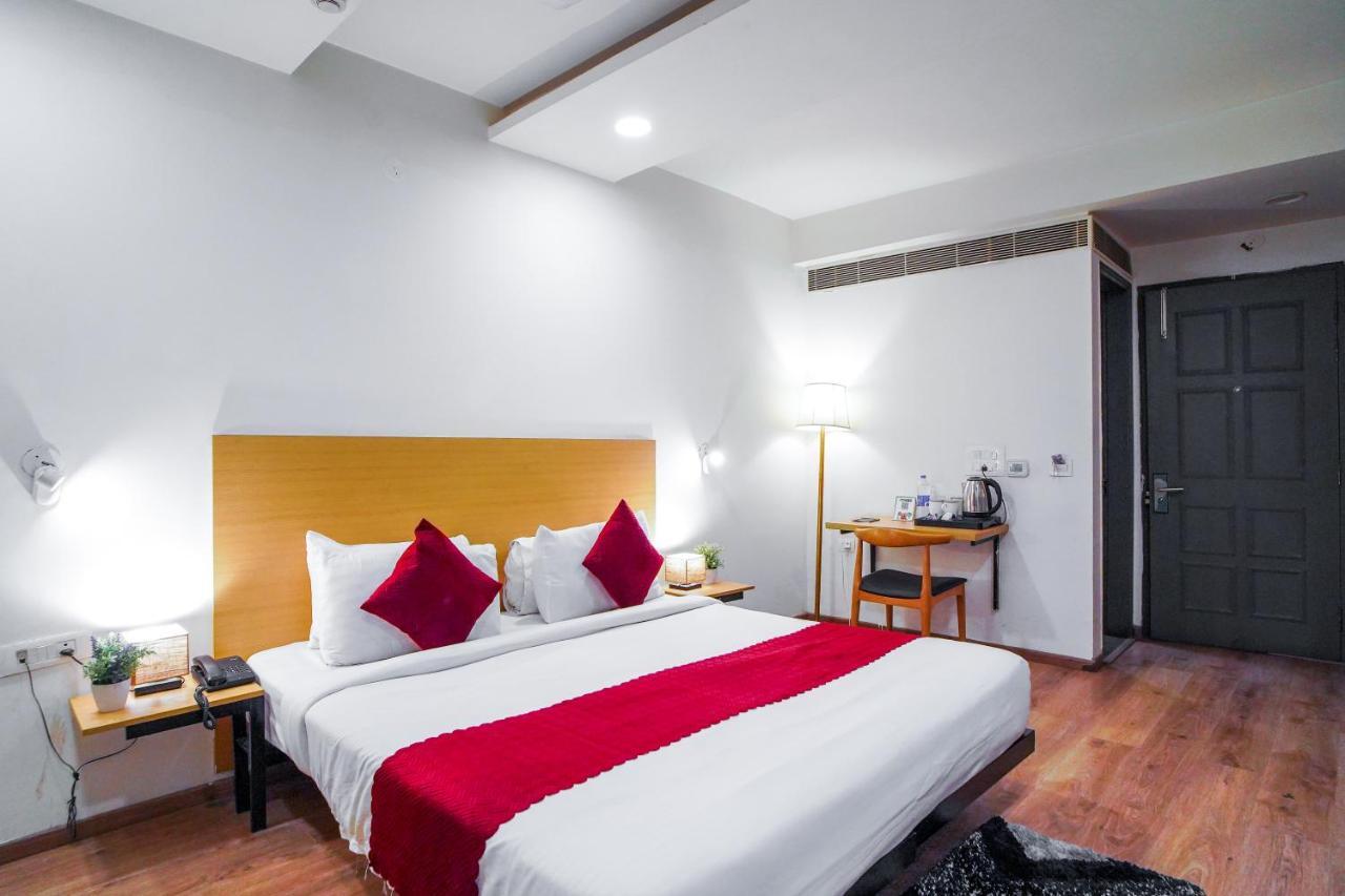 Saltstayz Express - Medicity Near Medanta Hospital Gurgaon Exterior photo