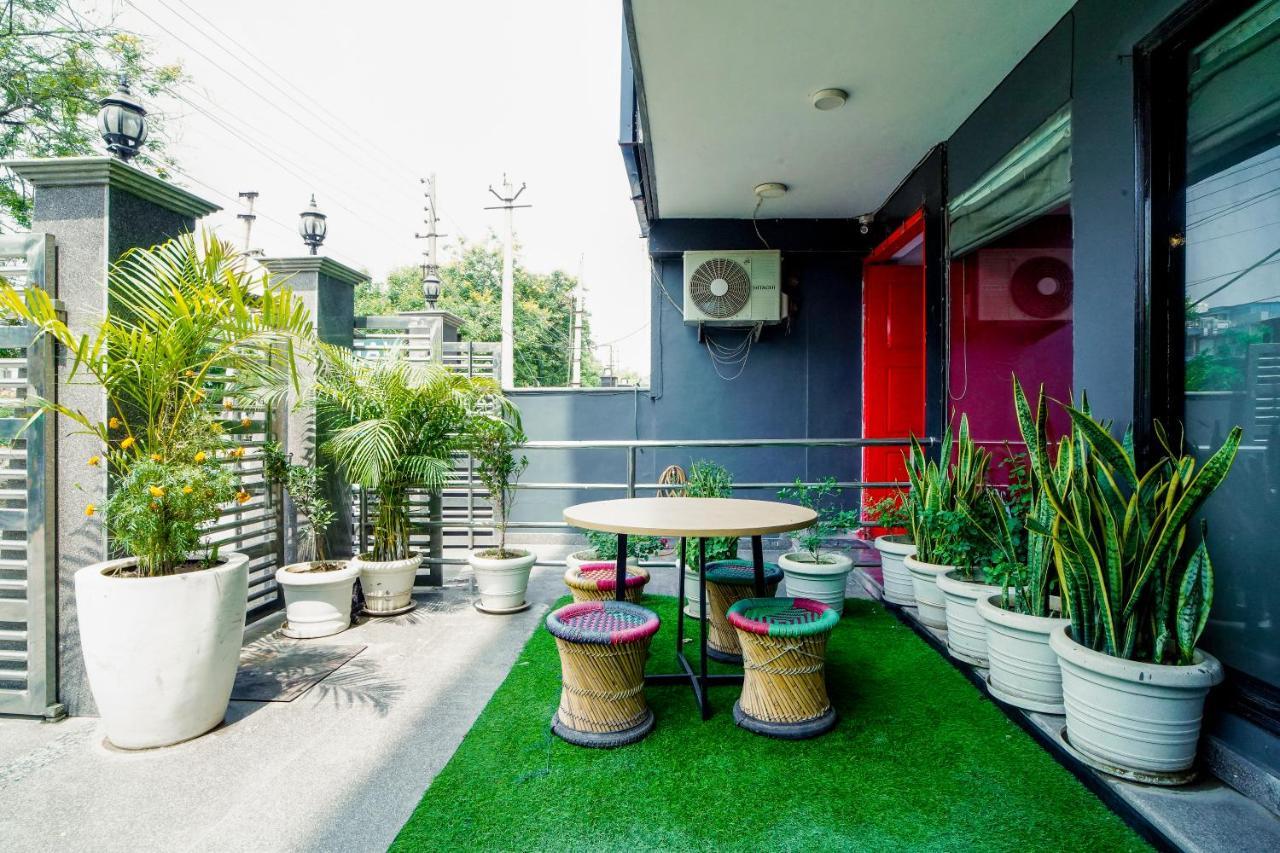 Saltstayz Express - Medicity Near Medanta Hospital Gurgaon Exterior photo