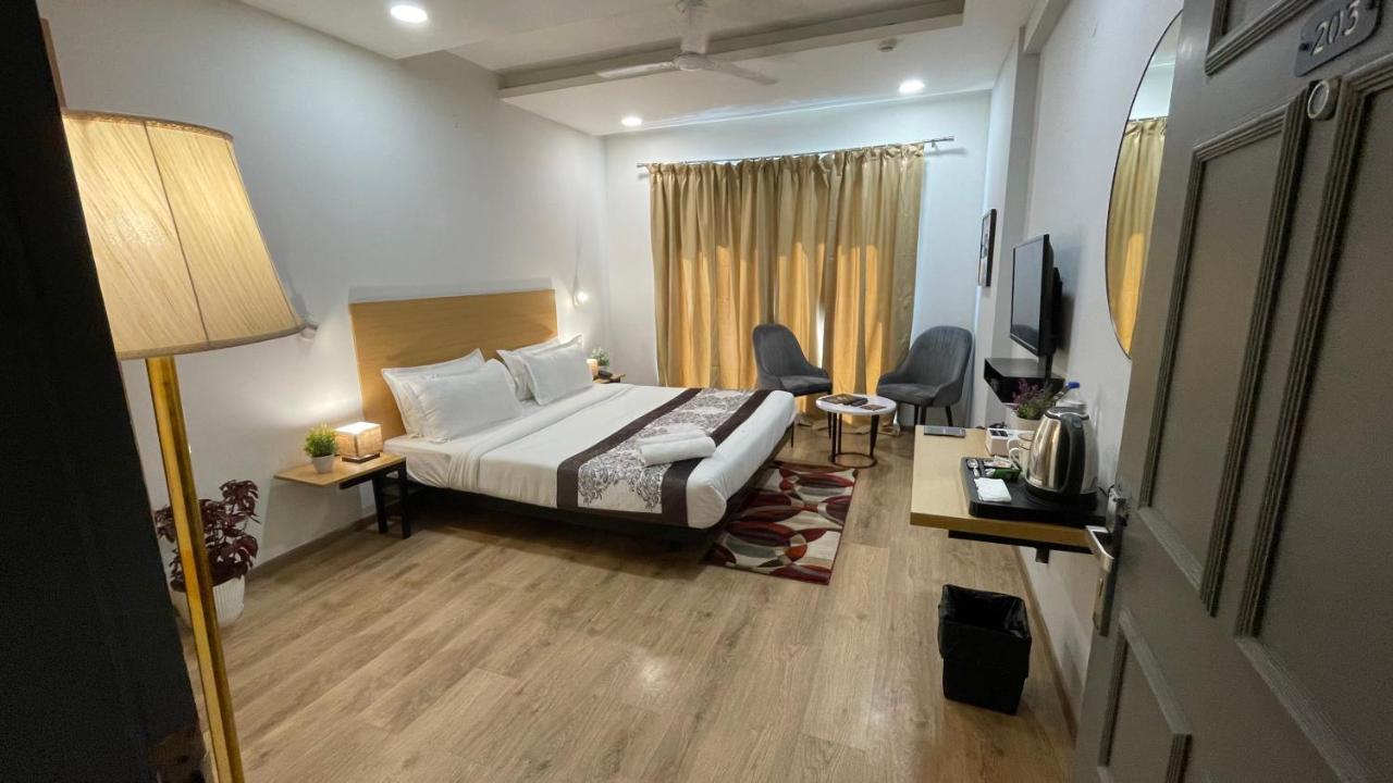 Saltstayz Express - Medicity Near Medanta Hospital Gurgaon Exterior photo