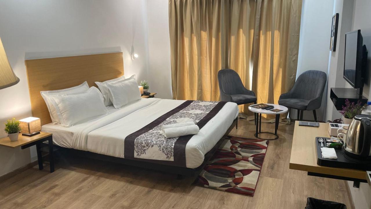 Saltstayz Express - Medicity Near Medanta Hospital Gurgaon Exterior photo