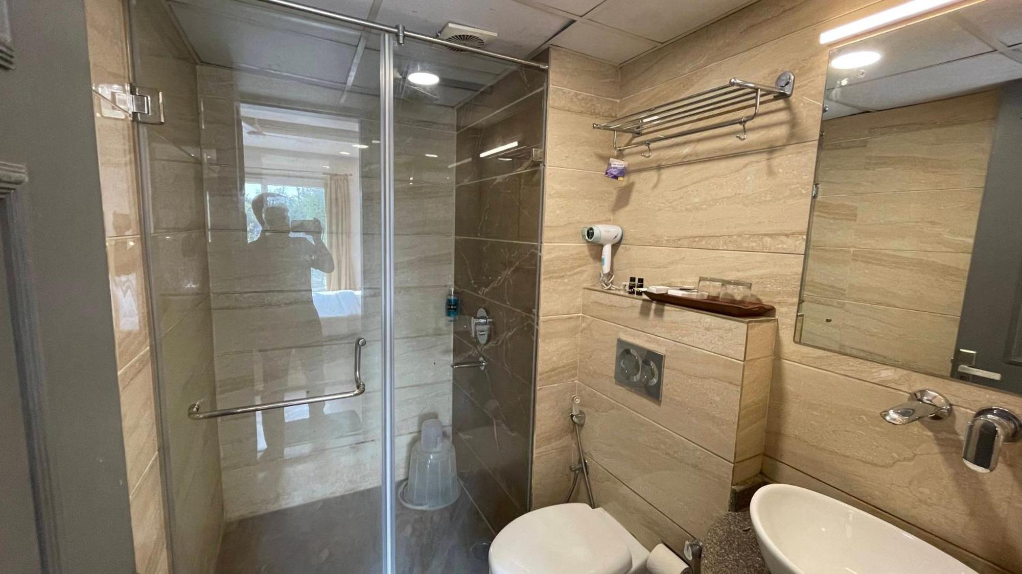 Saltstayz Express - Medicity Near Medanta Hospital Gurgaon Exterior photo